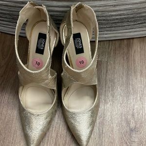 Gentle used Gold Jones Newyork heels